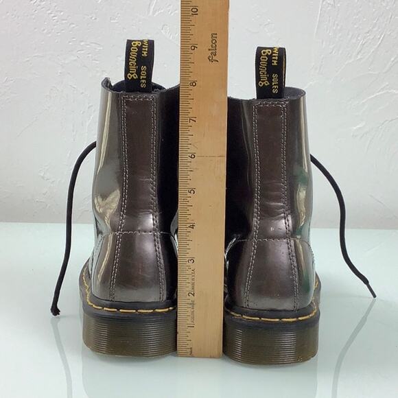 Dr. Martens Pascal 8 eyelet lace up patent platinum boots women size 7 - Picture 12 of 16